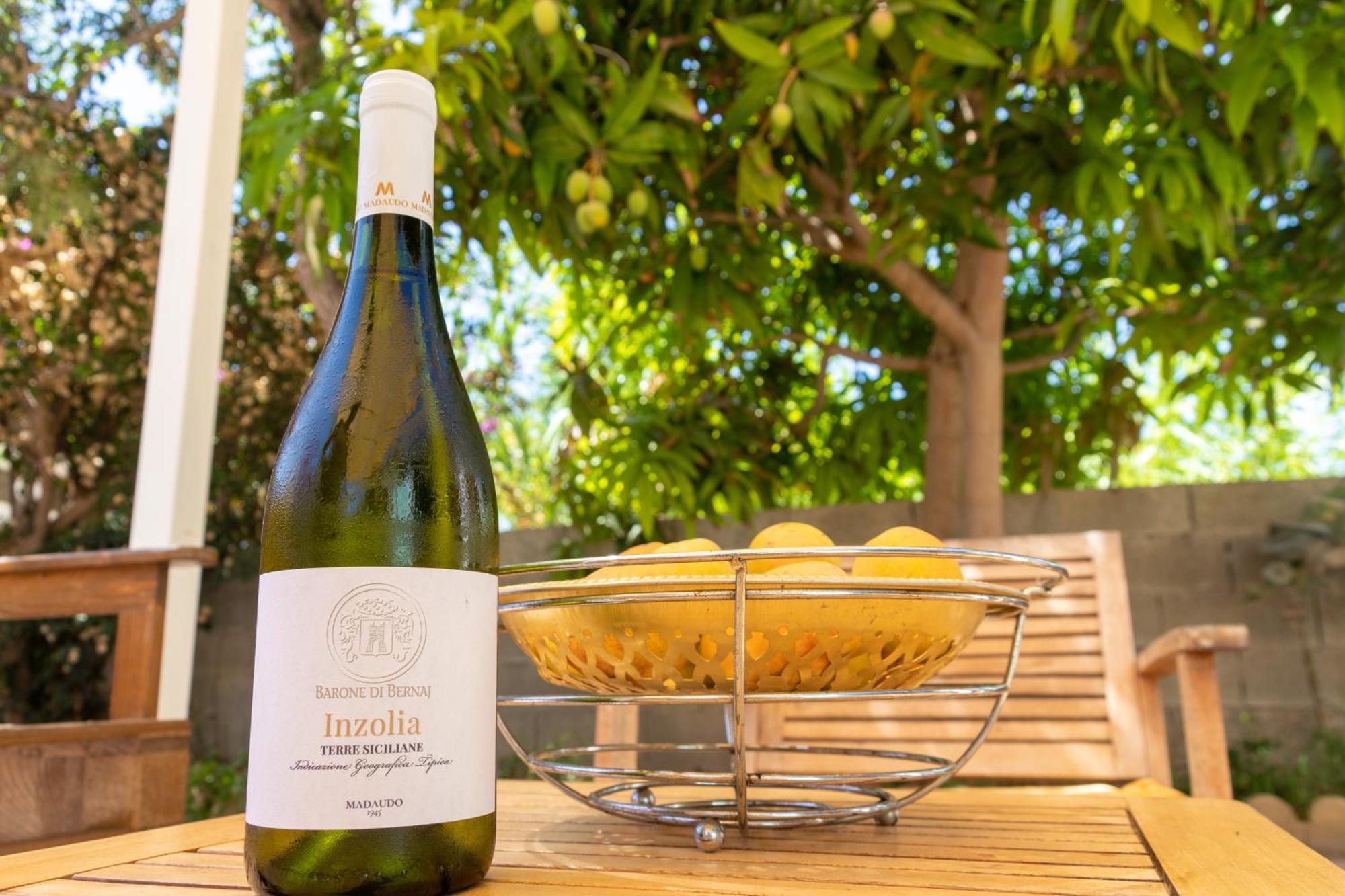 Amaris Mango Seafront Villa Granelli Extérieur photo